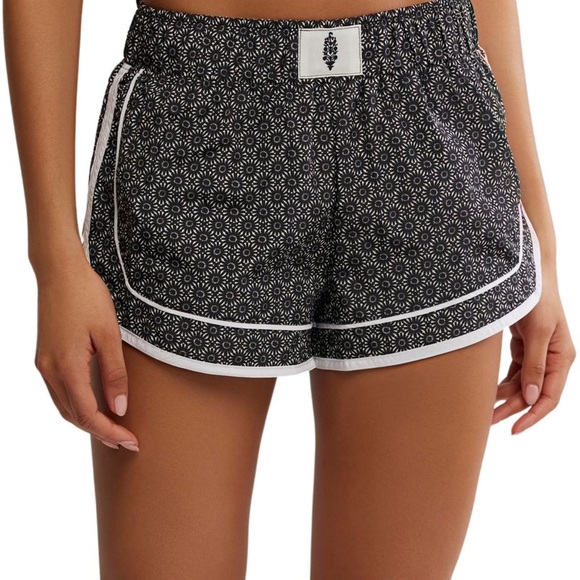 free people movement Pants - Free People Movement NWT Varsity Blues Printed Shorts Women’s Medium Black/White